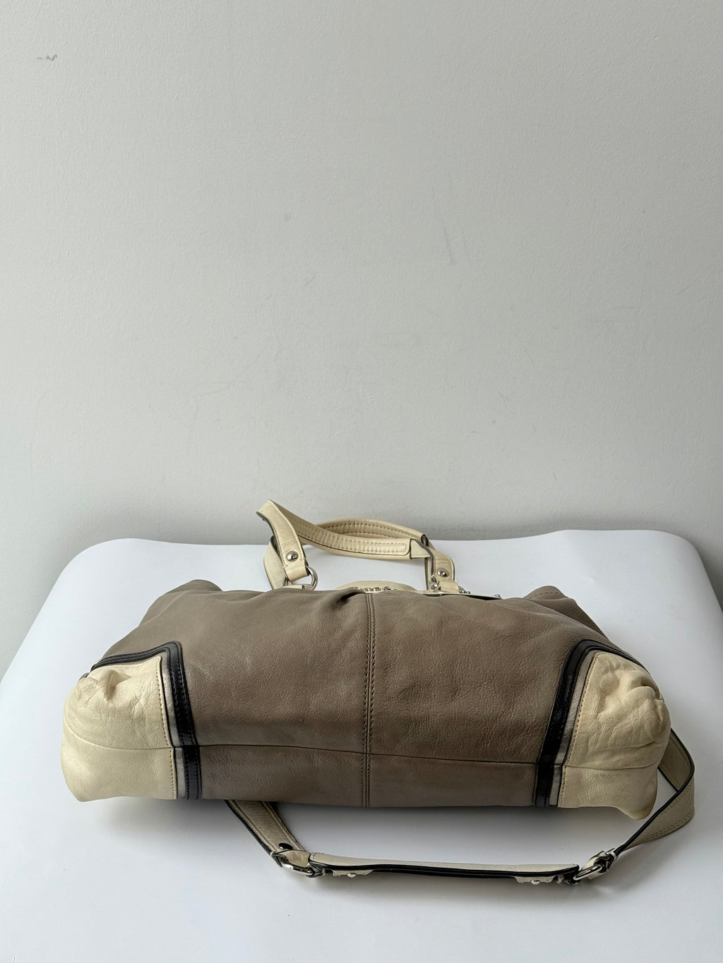 Vintage Coach Ashley Leather Bag Grey and Cream Leather Coach Shoulder Bag 00s Y2K