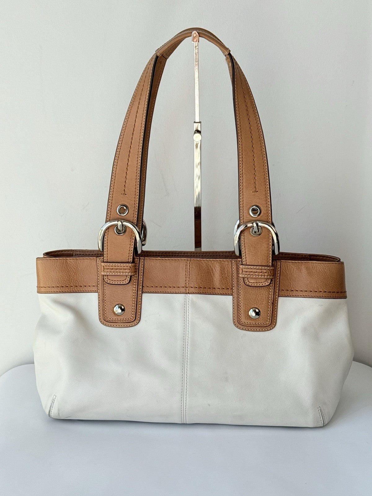 Vintage Coach Soho Pleated Bag In White & Brown Leather 00s Y2K Tote Bag