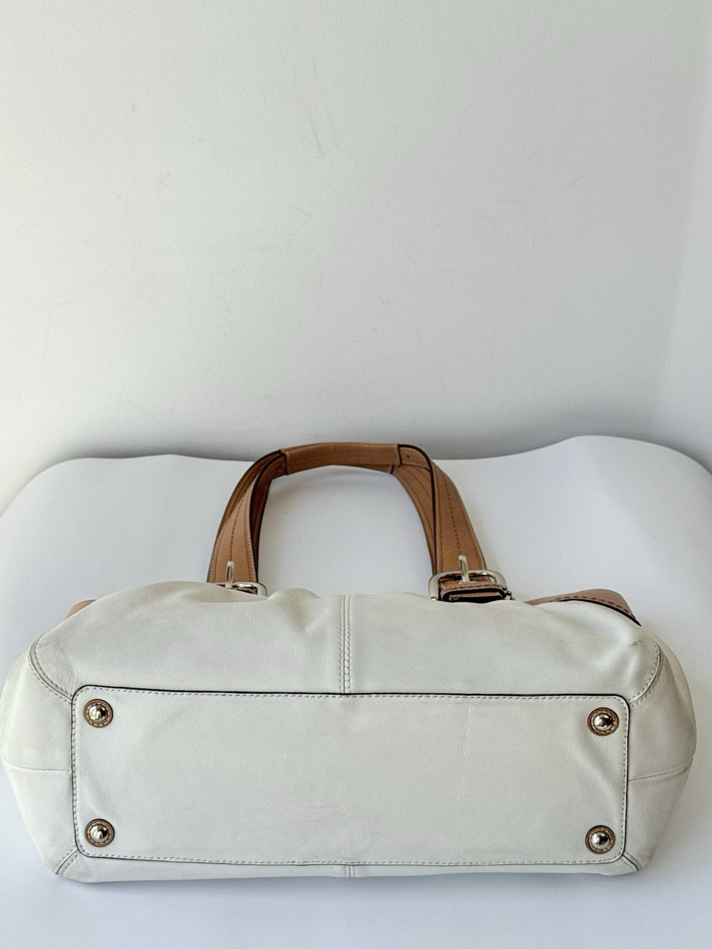 Vintage Coach Soho Pleated Bag In White & Brown Leather 00s Y2K Tote Bag