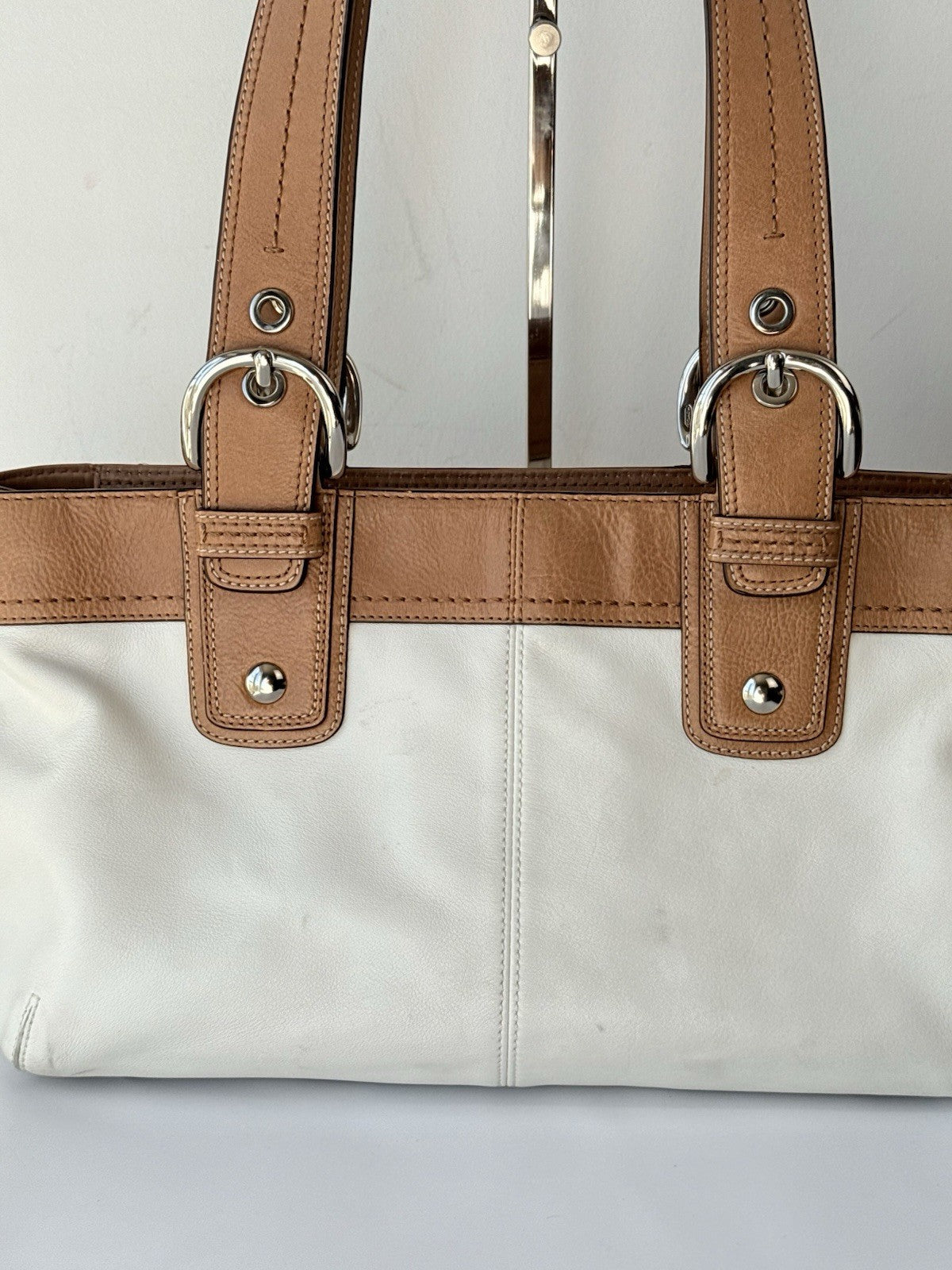 Vintage Coach Soho Pleated Bag In White & Brown Leather 00s Y2K Tote Bag