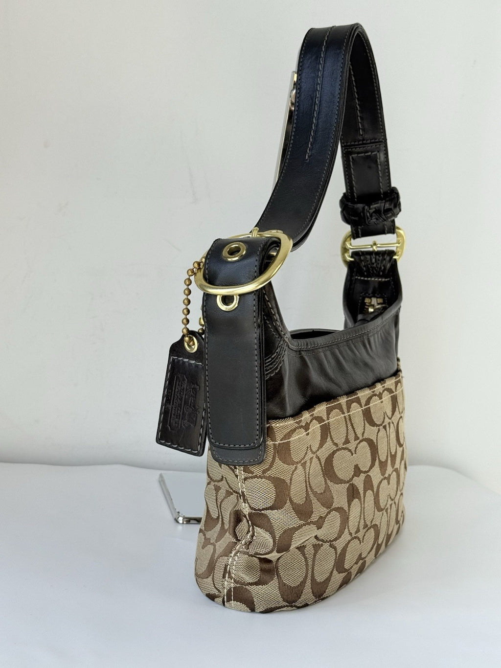 Vintage Coach Signature Shoulder Bag Beige & Gold 00s Y2K Crossbody Bag