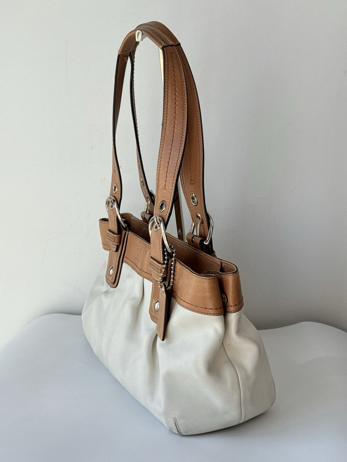 Vintage Coach Soho Pleated Bag In White & Brown Leather 00s Y2K Tote Bag