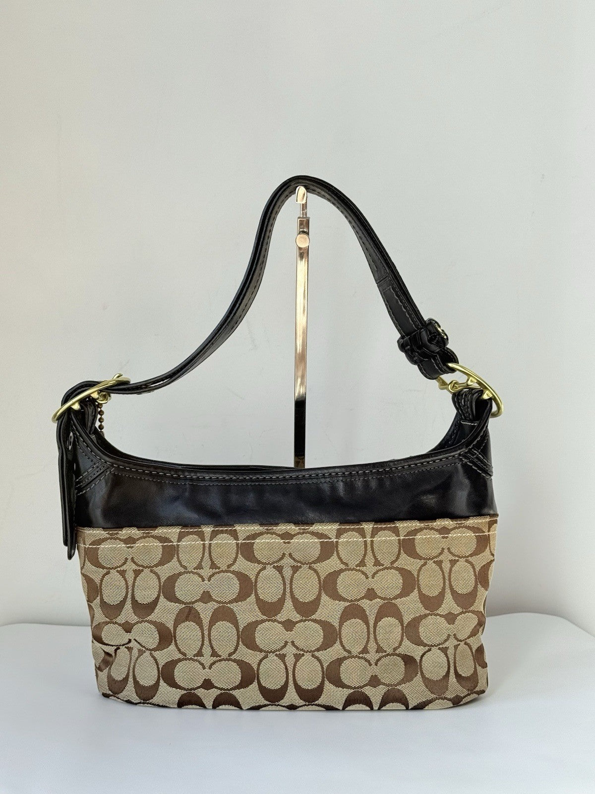 Vintage Coach Signature Shoulder Bag Beige & Gold 00s Y2K Crossbody Bag