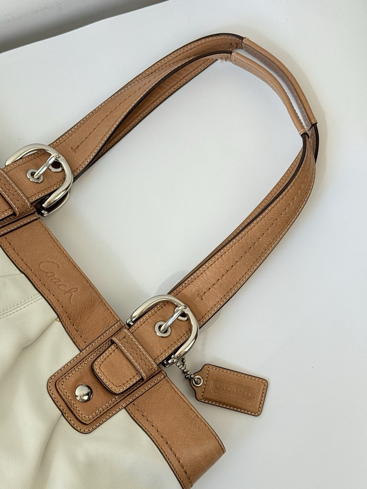 Vintage Coach Soho Pleated Bag In White & Brown Leather 00s Y2K Tote Bag