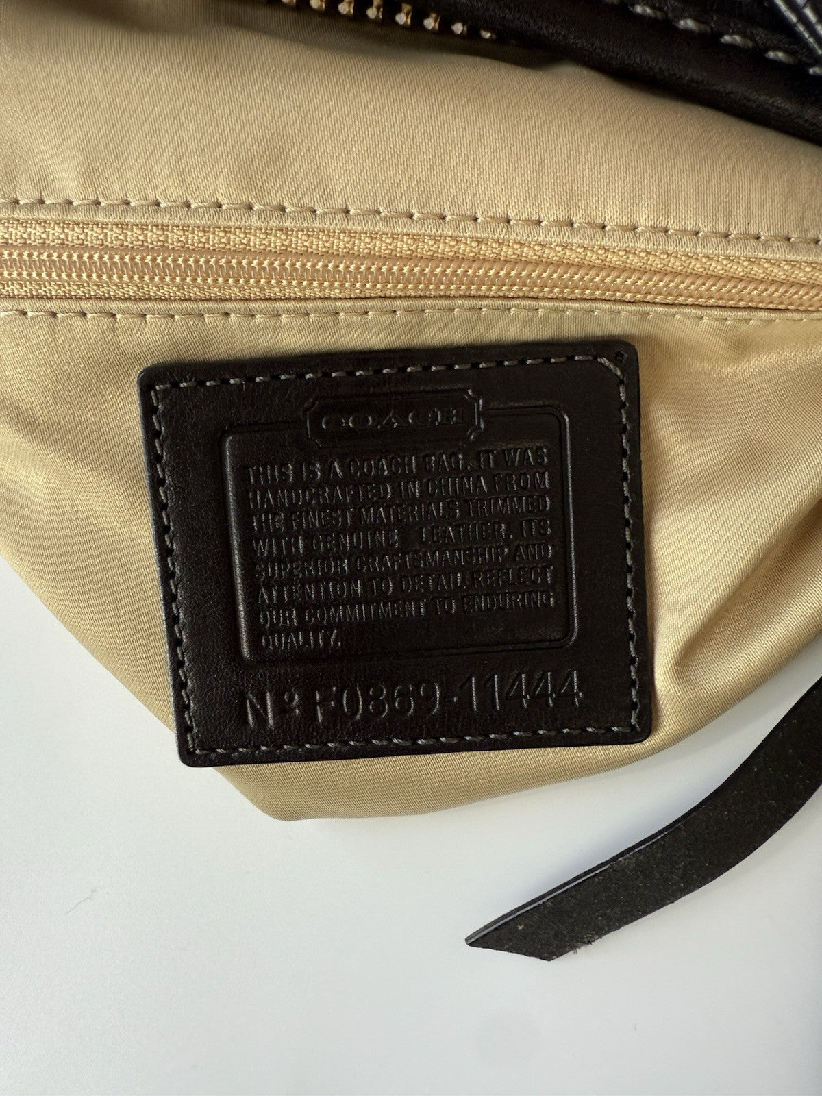 Vintage Coach Signature Shoulder Bag Beige & Gold 00s Y2K Crossbody Bag