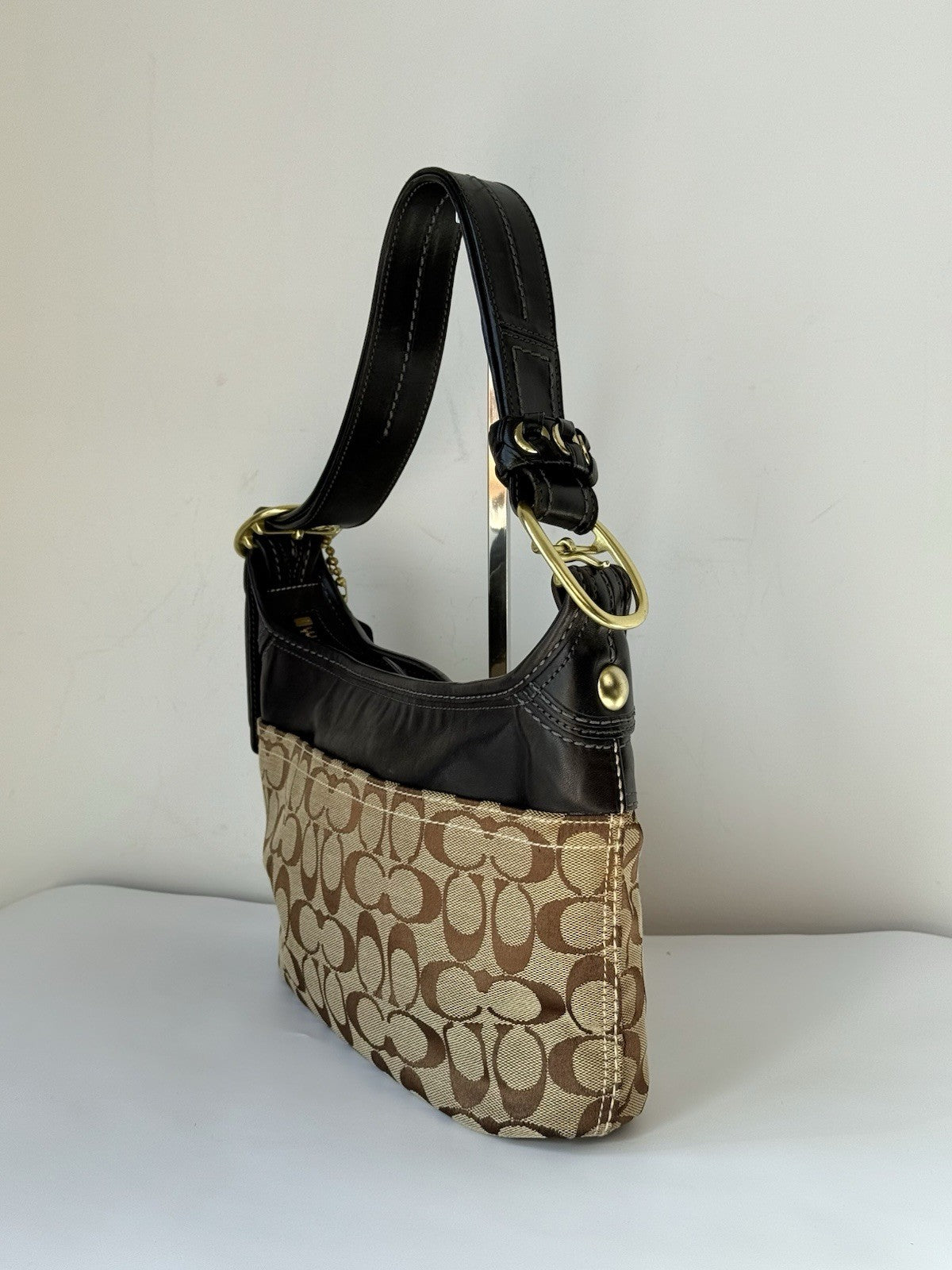 Vintage Coach Signature Shoulder Bag Beige & Gold 00s Y2K Crossbody Bag
