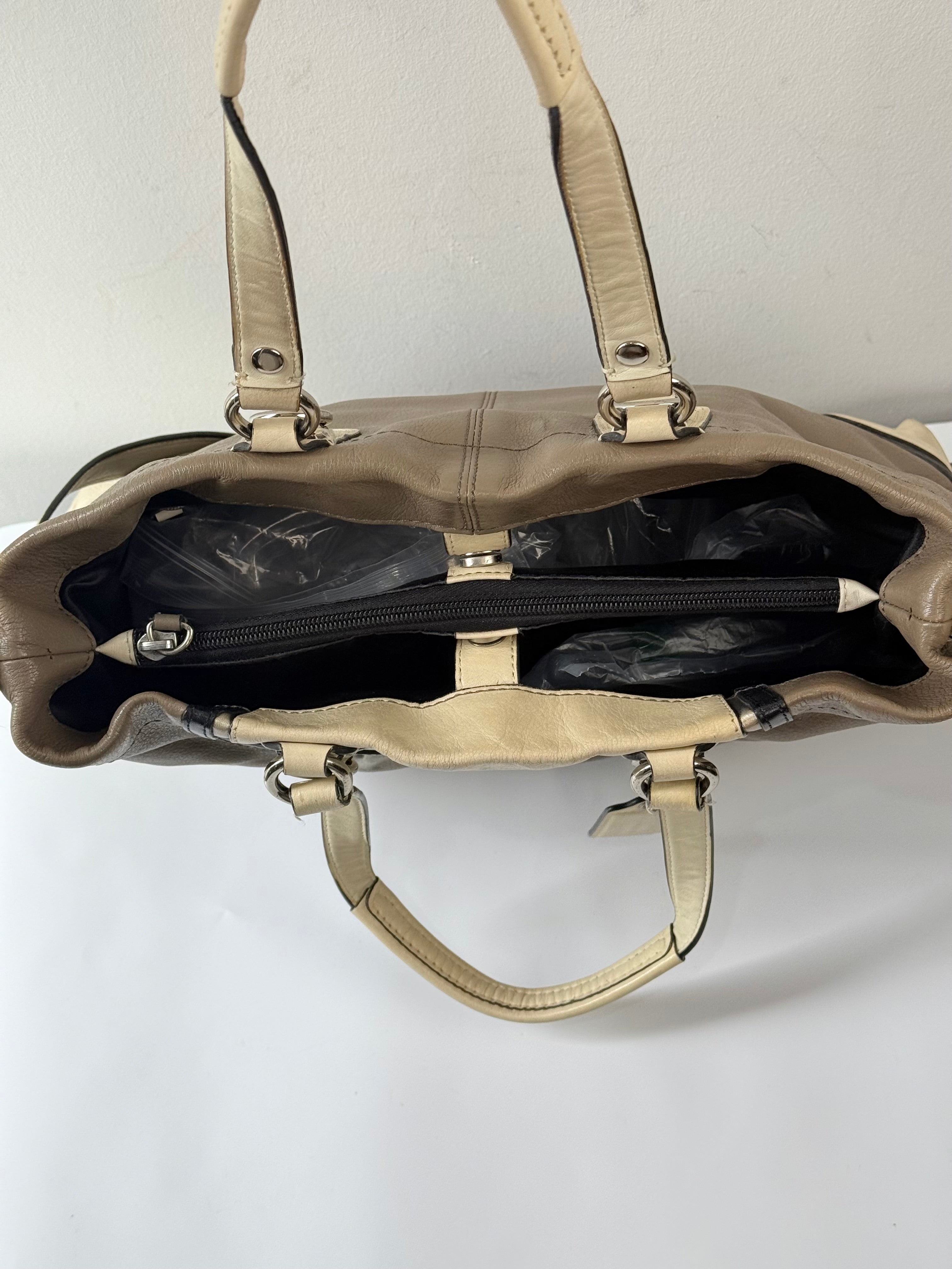 Vintage Coach Ashley Leather Bag Grey and Cream Leather Coach Shoulder Bag 00s Y2K