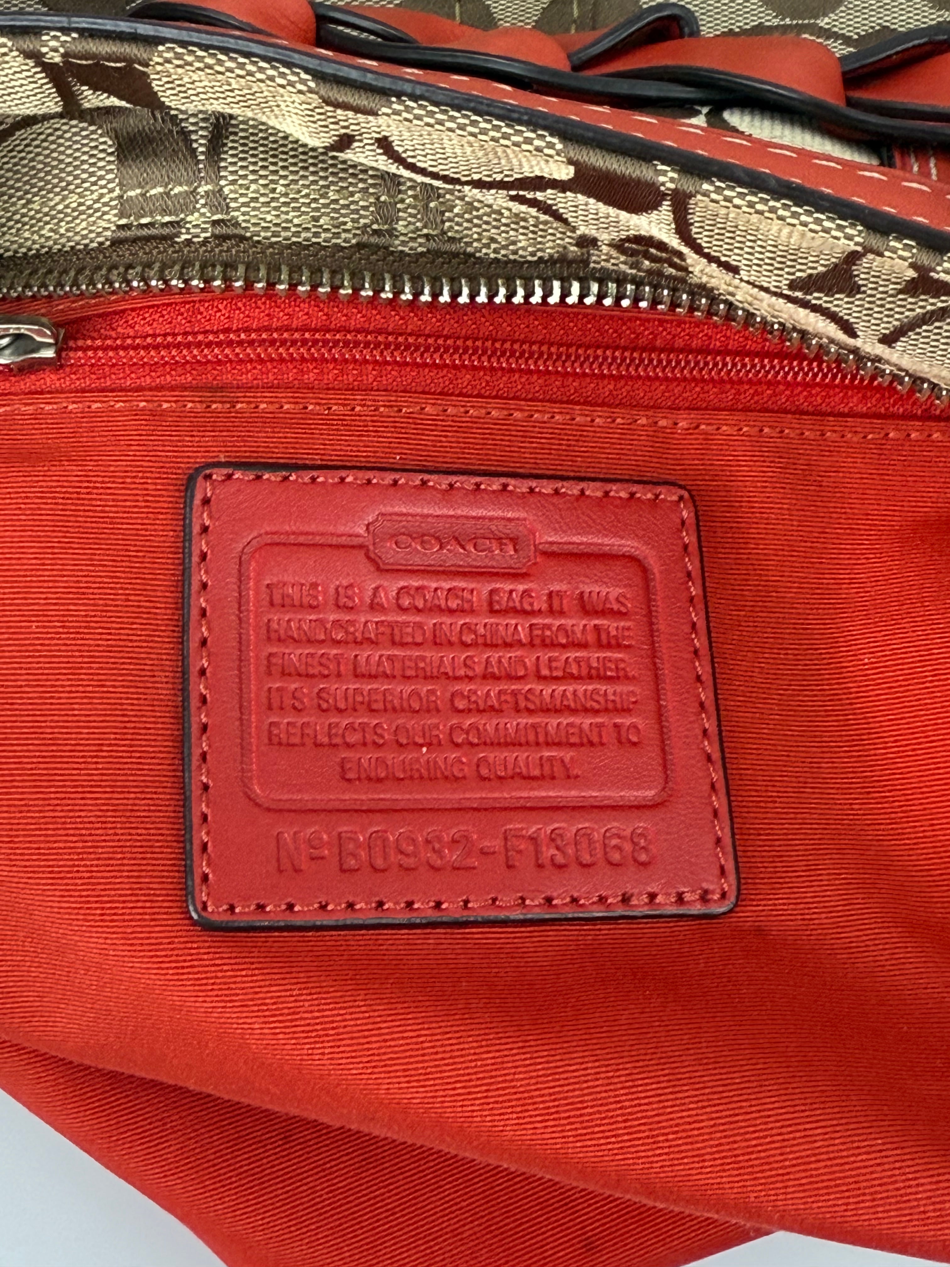 Vintage Coach Hampton Bag Coral Leather Shoulder Bag Signature Handbag 00s Y2K